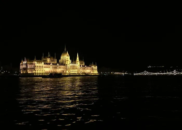 Julie's Flat بودابست